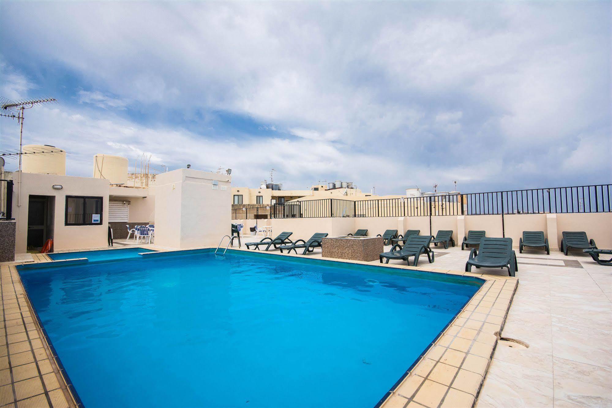 Damiani Apartments Buġibba Esterno foto