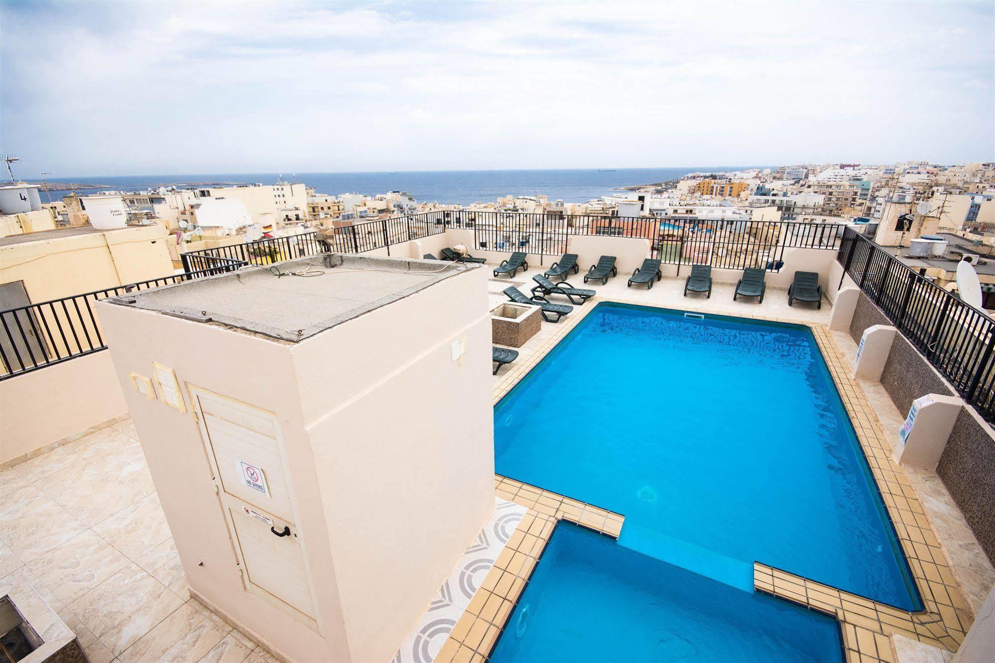 Damiani Apartments Buġibba Esterno foto